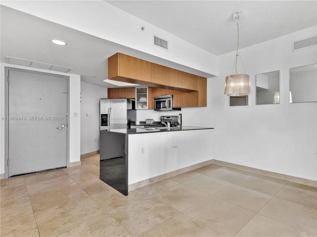 Apartment for sale  Unit #3301 - photo 7351844