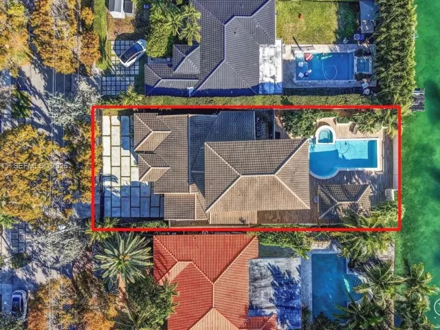 5-bedroom home for rent in Miami Beach - 1700 Cleveland Rd - MondialRealty