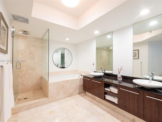 Apartment for rent  Unit #3202 - photo 7350538