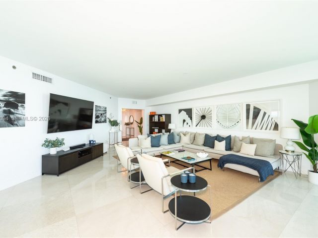 Apartment for rent  Unit #3202 - photo 7350544