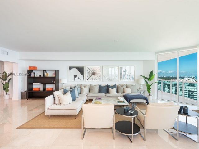 Apartment for rent  Unit #3202 - photo 7350546