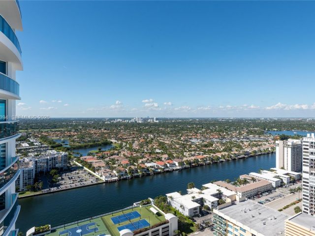 Apartment for rent  Unit #3202 - photo 7350550