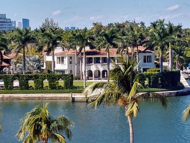 1-bedroom condo for sale in Miami Beach - 5005 Collins Ave 504 - MondialRealty