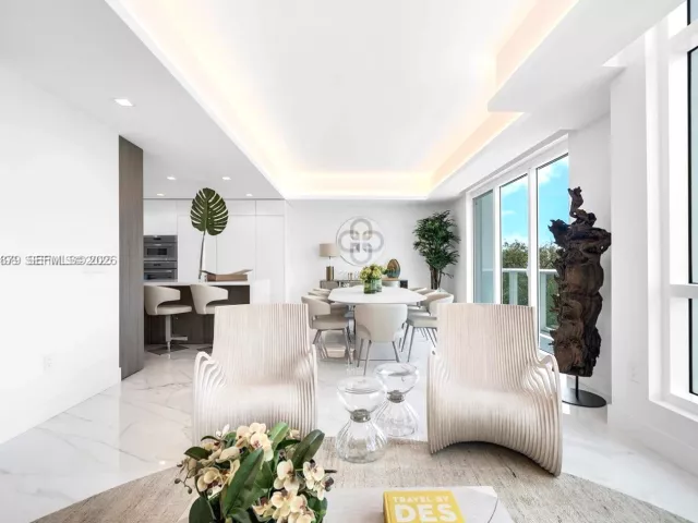 3-bedroom home for rent in Miami Beach - 100 S Pointe Dr TH-13 - MondialRealty