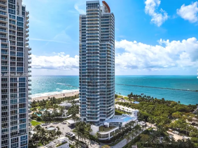 3-bedroom home for rent in Miami Beach - 100 S Pointe Dr TH-13 - MondialRealty