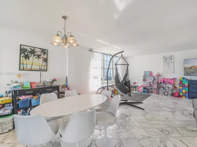 2-bedroom condo for sale in Sunny Isles Beach - 230 174th St 1404 - MondialRealty