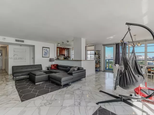 2-bedroom condo for sale in Sunny Isles Beach - 230 174th St 1404 - MondialRealty