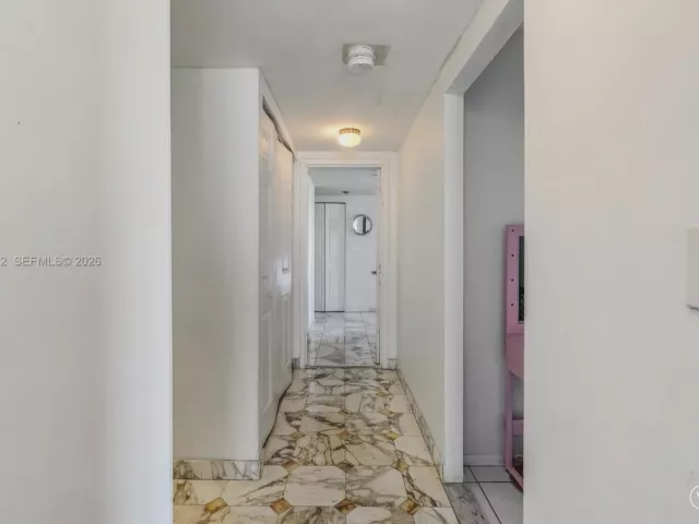 2-bedroom condo for sale in Sunny Isles Beach - 230 174th St 1404 - MondialRealty
