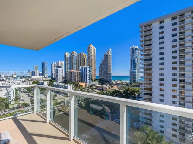 2-bedroom condo for sale in Sunny Isles Beach - 230 174th St 1404 - MondialRealty