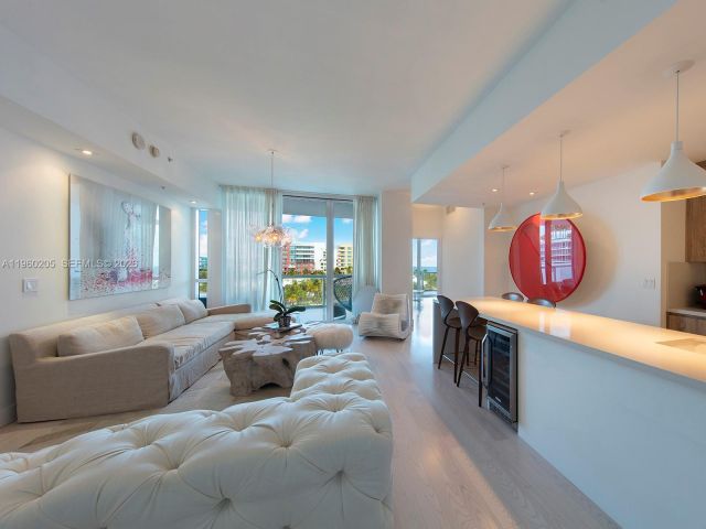 Apartment for sale  Unit #707 - photo 7354589