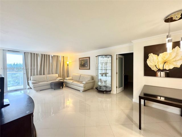 2-bedroom condo for rent in Sunny Isles Beach - 230 174th St 507 - MondialRealty