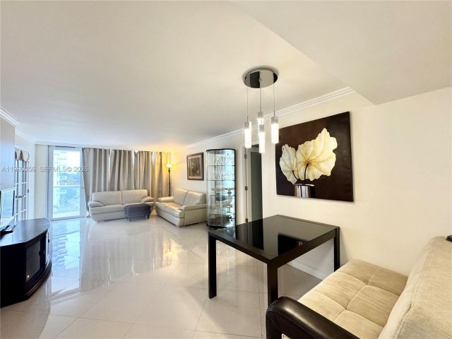 2-bedroom condo for rent in Sunny Isles Beach - 230 174th St 507 - MondialRealty