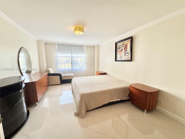 2-bedroom condo for rent in Sunny Isles Beach - 230 174th St 507 - MondialRealty