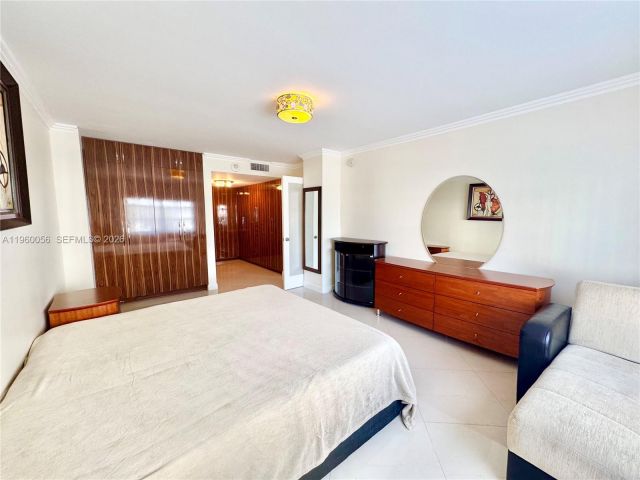 2-bedroom condo for rent in Sunny Isles Beach - 230 174th St 507 - MondialRealty