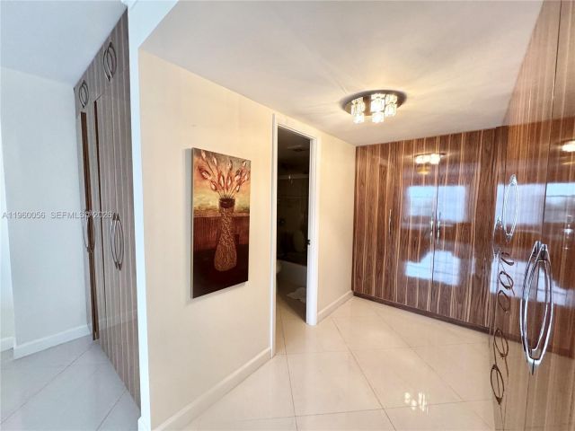 2-bedroom condo for rent in Sunny Isles Beach - 230 174th St 507 - MondialRealty
