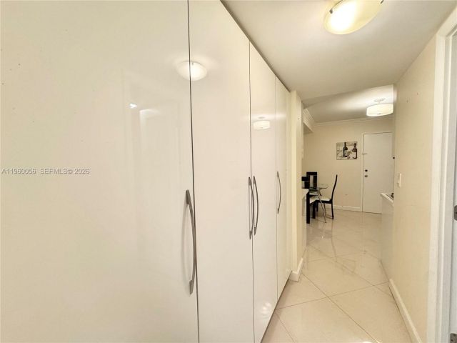 2-bedroom condo for rent in Sunny Isles Beach - 230 174th St 507 - MondialRealty