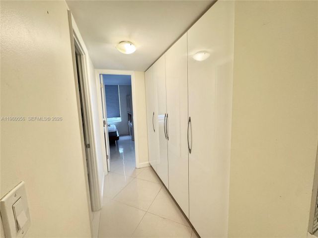 2-bedroom condo for rent in Sunny Isles Beach - 230 174th St 507 - MondialRealty