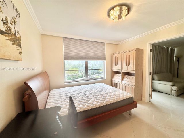 2-bedroom condo for rent in Sunny Isles Beach - 230 174th St 507 - MondialRealty