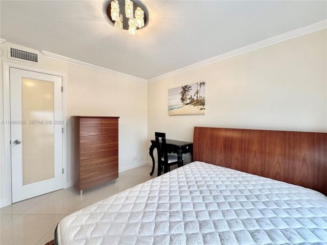 2-bedroom condo for rent in Sunny Isles Beach - 230 174th St 507 - MondialRealty