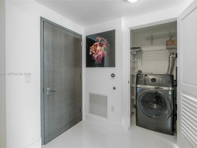 Apartment for rent  Unit #3904 - photo 7402400