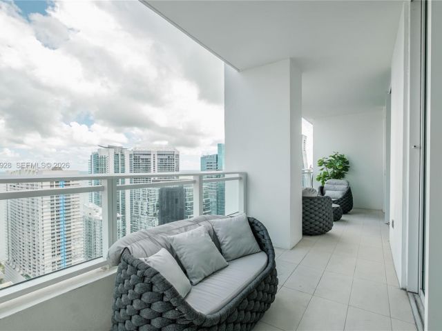 Apartment for rent  Unit #3904 - photo 7402408