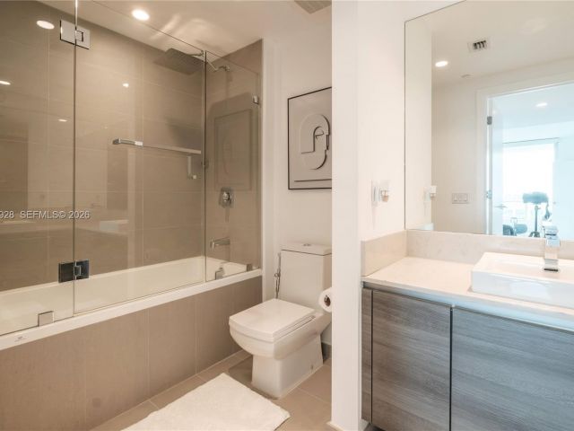 Apartment for rent  Unit #3904 - photo 7402410