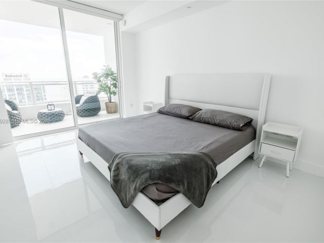 Apartment for rent  Unit #3904 - photo 7402413