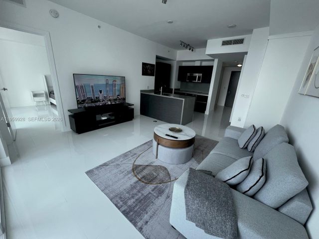 Apartment for rent  Unit #3904 - photo 7402416