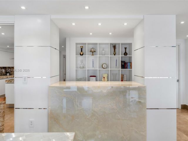 3-bedroom condo for sale in Miami - 2443 Fisher Island Dr 5403 - MondialRealty