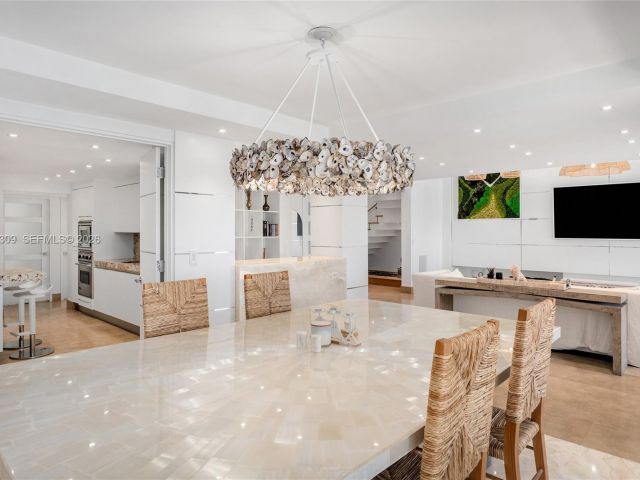 3-bedroom condo for sale in Miami - 2443 Fisher Island Dr 5403 - MondialRealty