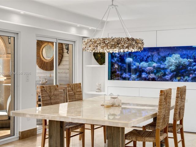 3-bedroom condo for sale in Miami - 2443 Fisher Island Dr 5403 - MondialRealty