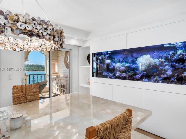 3-bedroom condo for sale in Miami - 2443 Fisher Island Dr 5403 - MondialRealty