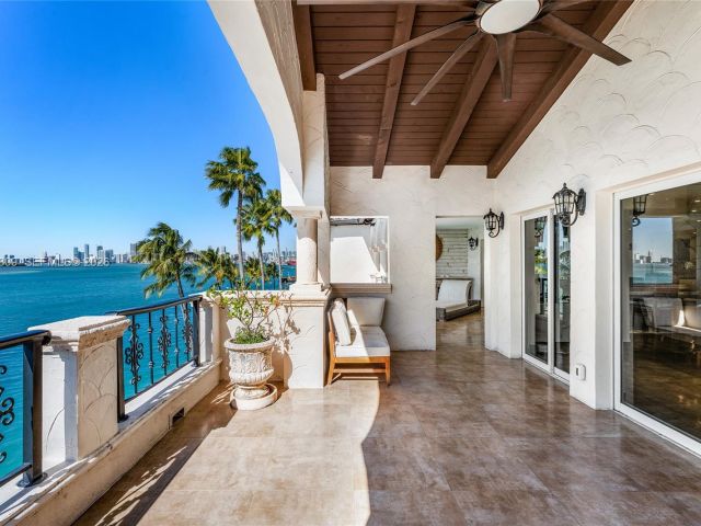 3-bedroom condo for sale in Miami - 2443 Fisher Island Dr 5403 - MondialRealty