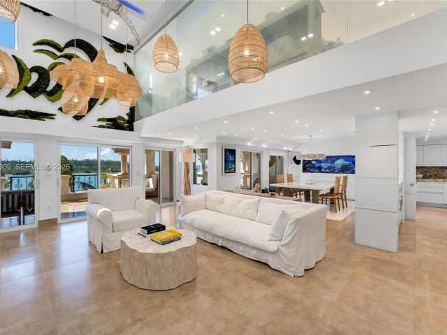 3-bedroom condo for sale in Miami - 2443 Fisher Island Dr 5403 - MondialRealty