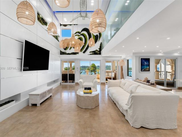 3-bedroom condo for sale in Miami - 2443 Fisher Island Dr 5403 - MondialRealty