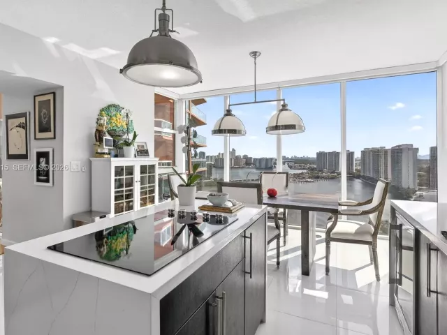 3-bedroom condo for sale in Aventura - 3370 Hidden Bay Dr 2715 - MondialRealty