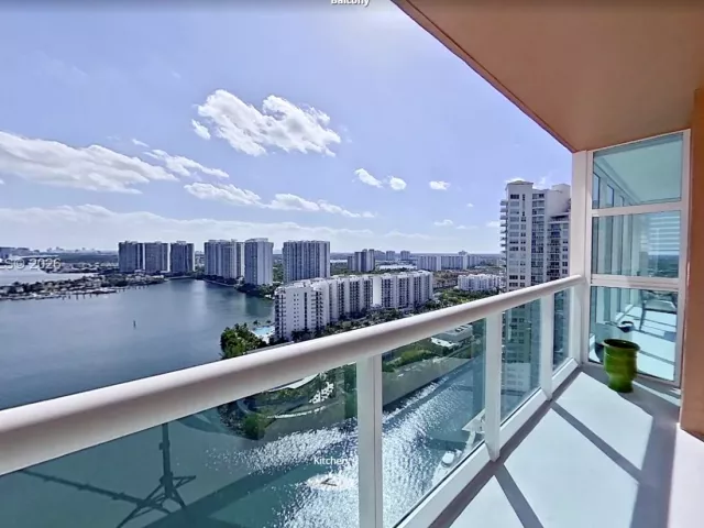 3-bedroom condo for sale in Aventura - 3370 Hidden Bay Dr 2715 - MondialRealty