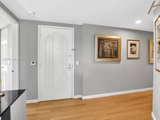 3-bedroom condo for sale in Aventura - 3370 Hidden Bay Dr 2715 - MondialRealty