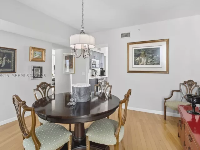 3-bedroom condo for sale in Aventura - 3370 Hidden Bay Dr 2715 - MondialRealty