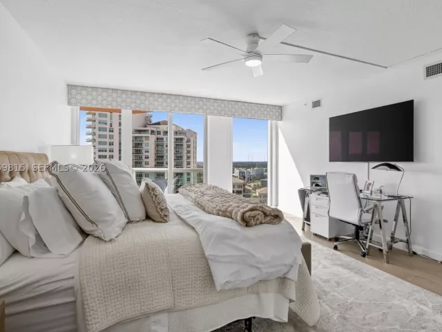 3-bedroom condo for sale in Aventura - 3370 Hidden Bay Dr 2715 - MondialRealty