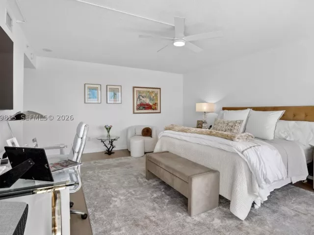 3-bedroom condo for sale in Aventura - 3370 Hidden Bay Dr 2715 - MondialRealty