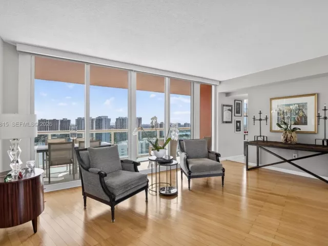 3-bedroom condo for sale in Aventura - 3370 Hidden Bay Dr 2715 - MondialRealty