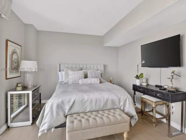 3-bedroom condo for sale in Aventura - 3370 Hidden Bay Dr 2715 - MondialRealty