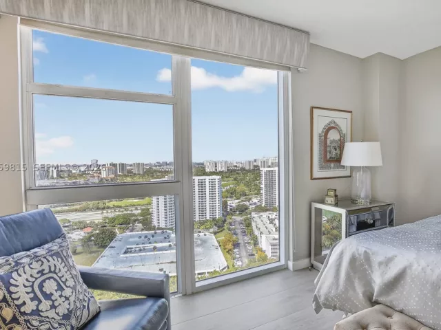 3-bedroom condo for sale in Aventura - 3370 Hidden Bay Dr 2715 - MondialRealty