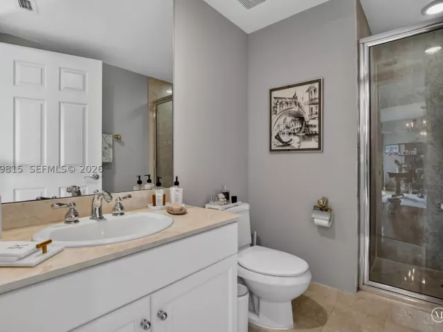 3-bedroom condo for sale in Aventura - 3370 Hidden Bay Dr 2715 - MondialRealty