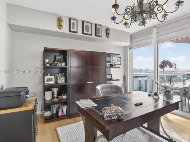 3-bedroom condo for sale in Aventura - 3370 Hidden Bay Dr 2715 - MondialRealty