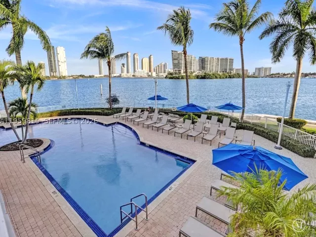 3-bedroom condo for sale in Aventura - 3370 Hidden Bay Dr 2715 - MondialRealty