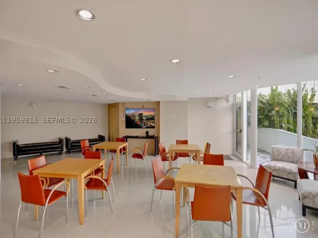 3-bedroom condo for sale in Aventura - 3370 Hidden Bay Dr 2715 - MondialRealty