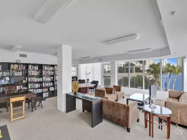 3-bedroom condo for sale in Aventura - 3370 Hidden Bay Dr 2715 - MondialRealty