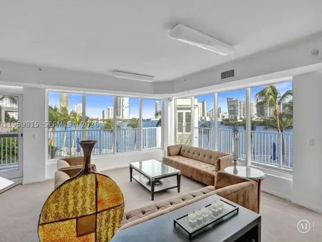 3-bedroom condo for sale in Aventura - 3370 Hidden Bay Dr 2715 - MondialRealty
